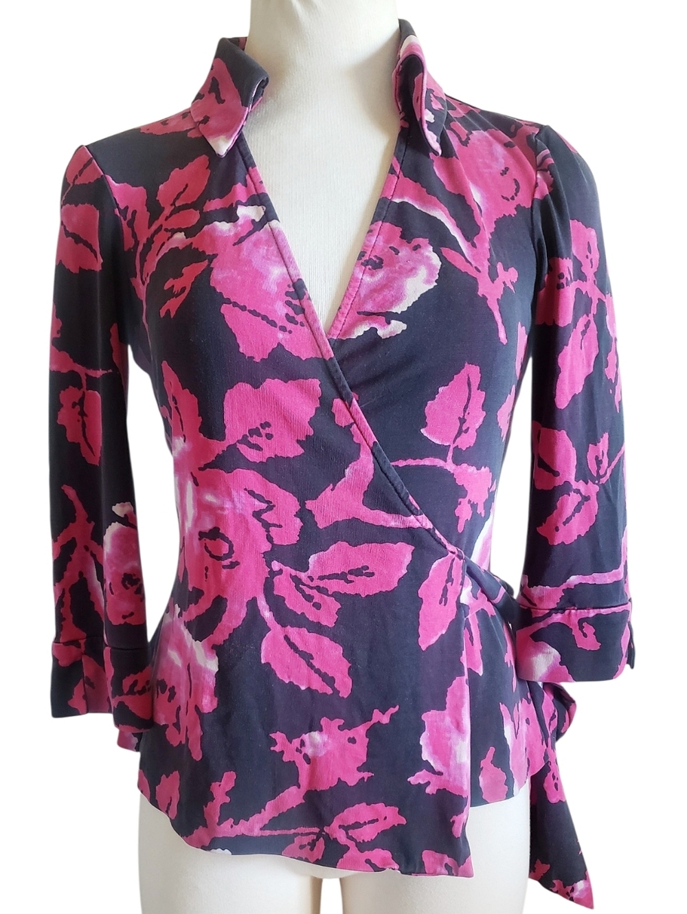 Diane Von Furstenberg Blouse DVF  Pink Black Jersey Floral Wrap Top 100% Silk